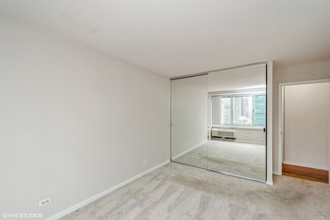 Building Photo - 211 E Ohio St