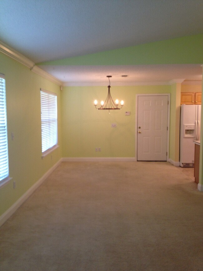 Building Photo - 2012 Bahama Dr