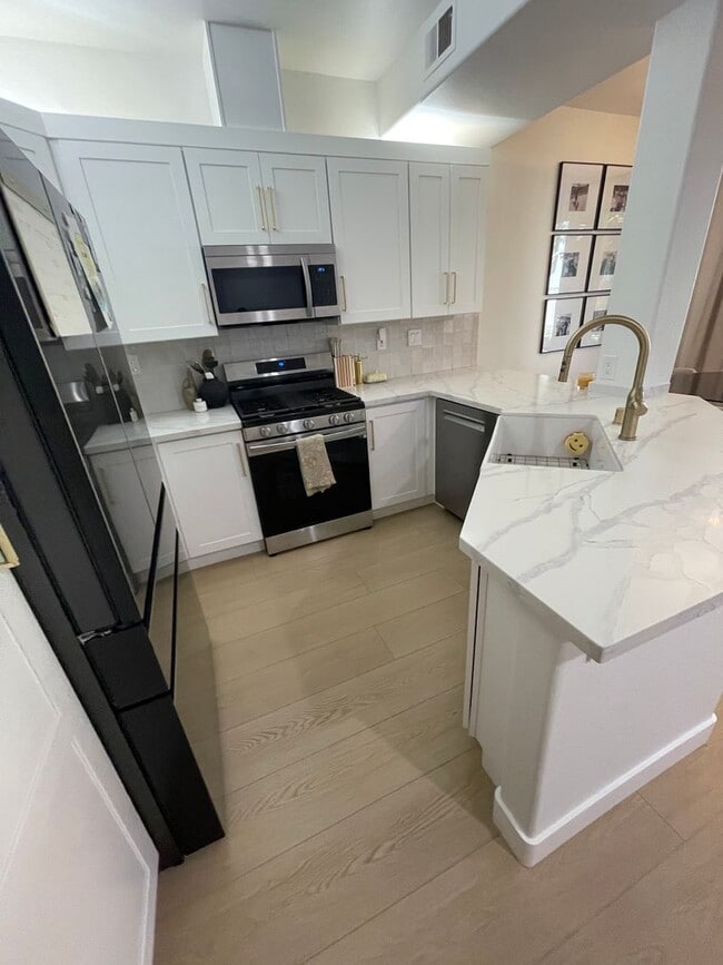 Building Photo - 2Br/2.5 Bth In Beautiful Monaco Community. Anaheim Hills