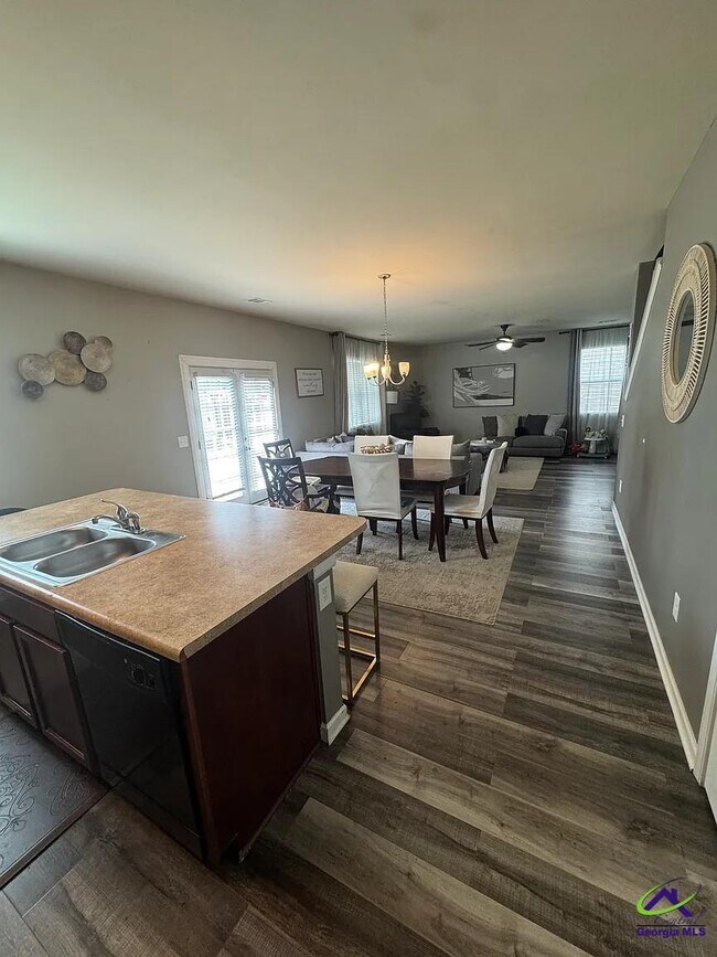 Building Photo - 211 Flowing Meadows Dr