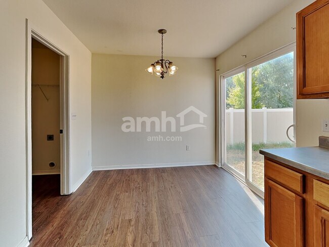 Building Photo - 771 W 300 S