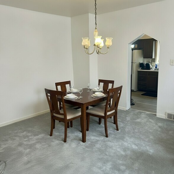 Building Photo - 626 Baldwin St