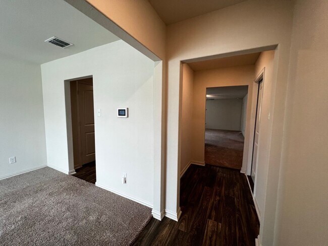 Building Photo - 7326 Anchor Cyn