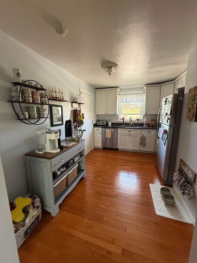 Building Photo - 70 Carroll Ave