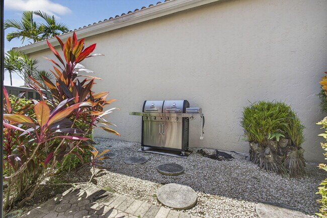 Building Photo - 4548 Barclay Fair Way