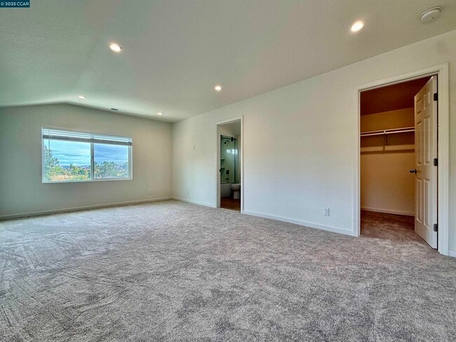 Building Photo - 148 Lancaster Way
