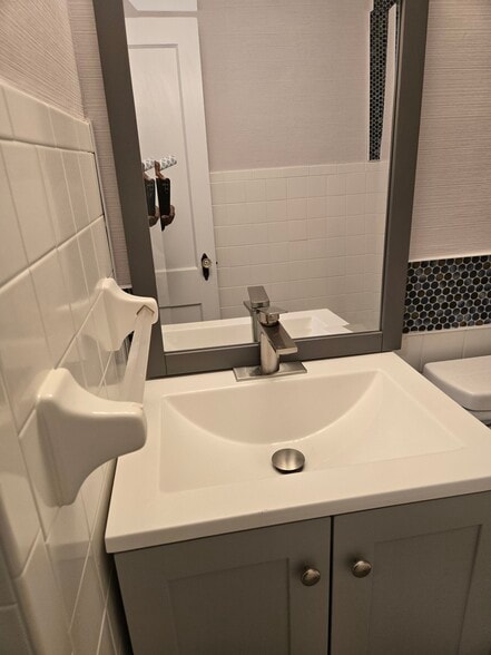 Building Photo - 4137 Ellery Ave