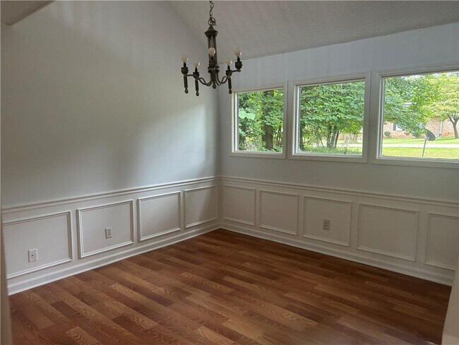 Building Photo - 2918 Mockingbird Cir