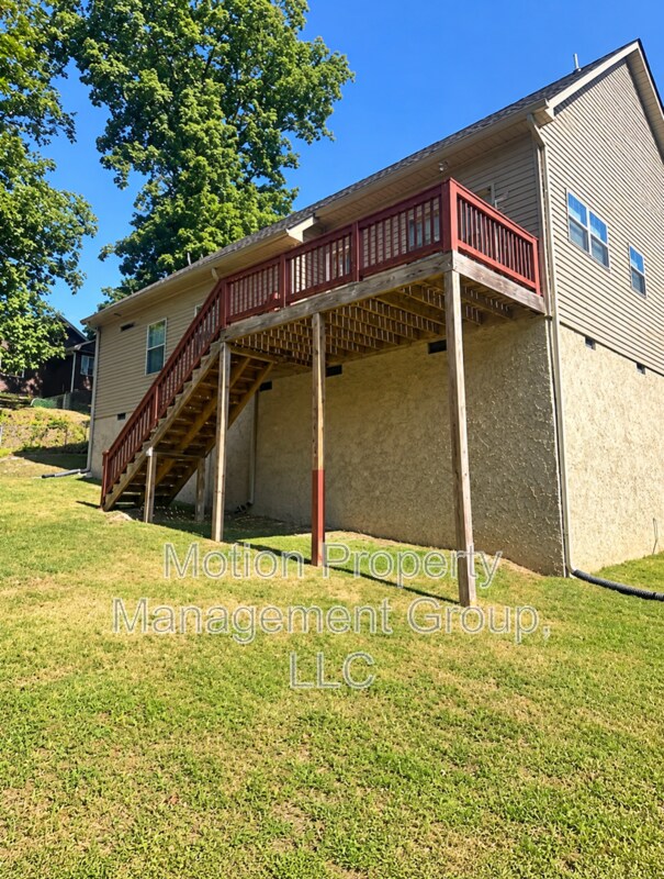Building Photo - 4010 Rogers Rd