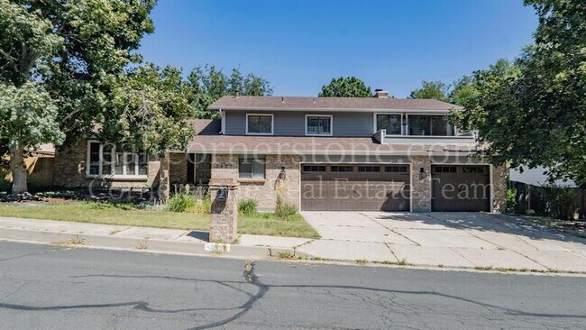 Primary Photo - 3427 Clubheights Dr