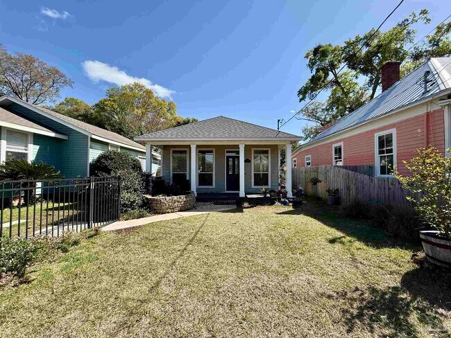 Building Photo - 1313 E Strong St