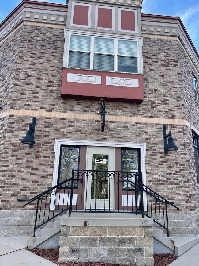 Building Photo - Luxury One-bedroom apartment in downtown S...