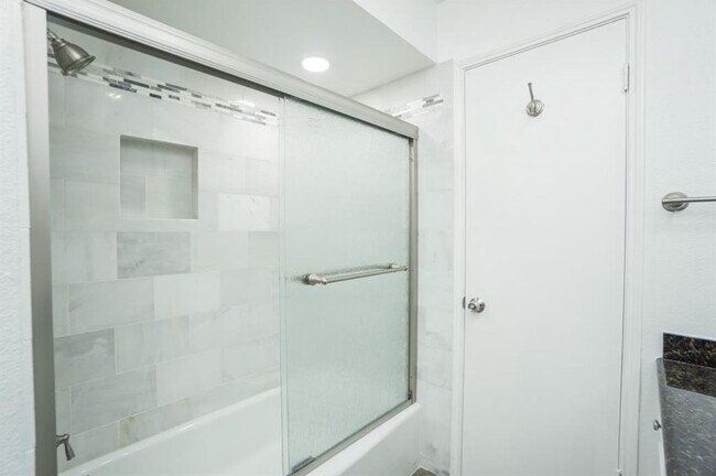 Building Photo - 14571 Misty Meadow Ln