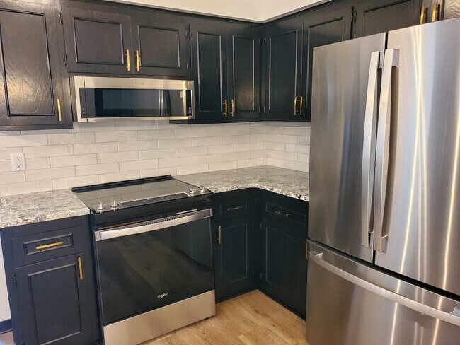 Building Photo - 18625 Lola Dr