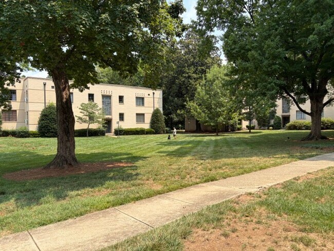 Building Photo - 1121 Myrtle Ave