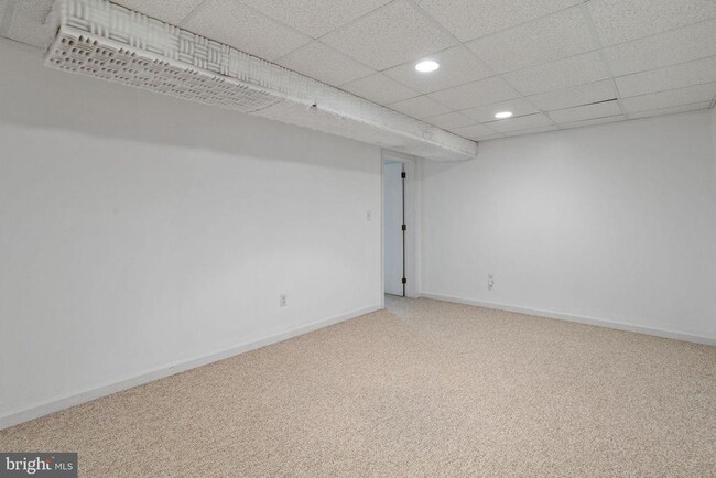 Building Photo - 210 Bullock Dr