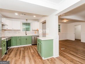 Building Photo - 3220 Ingleside Ave