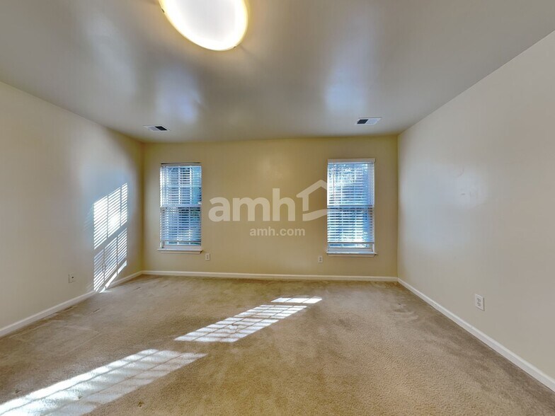 Building Photo - 325 Windsong Dr