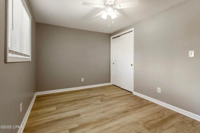 Building Photo - 3 bedroom 2 bath