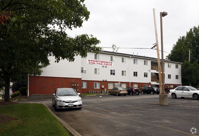 Building Photo - Roo Commons