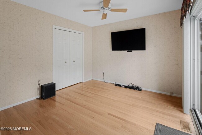 Building Photo - 148 Mizzen Ave