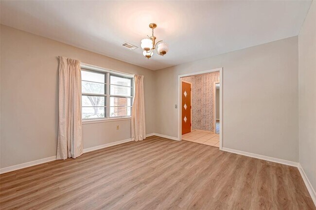 Building Photo - 16711 US-90 ALT