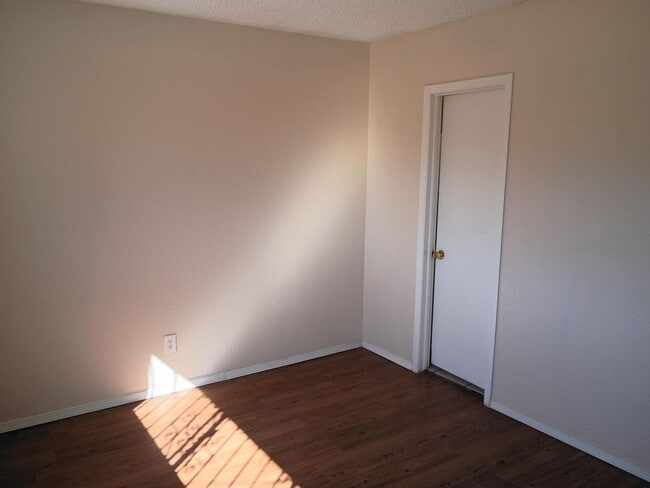 Building Photo - Great Northeast Home