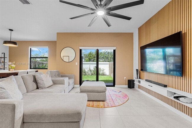 Building Photo - 4917 Oakmont Dr