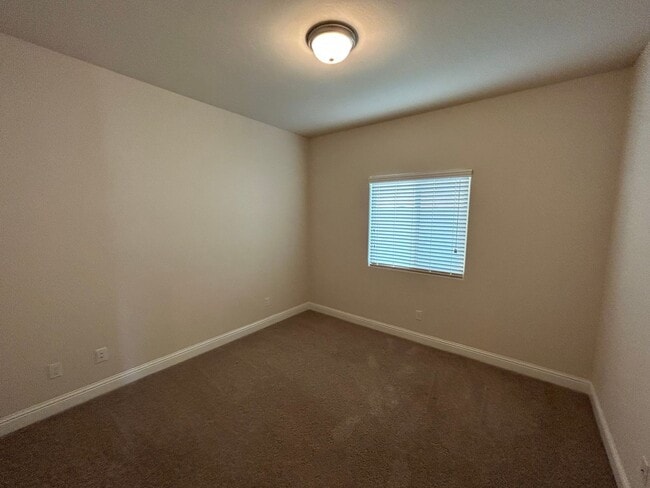 Building Photo - 10406 Alondra Dr