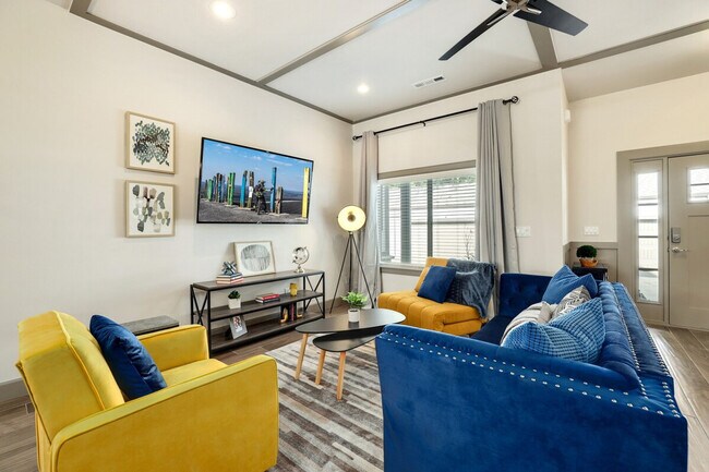 Primary Photo - 414 NW Retreat Ln