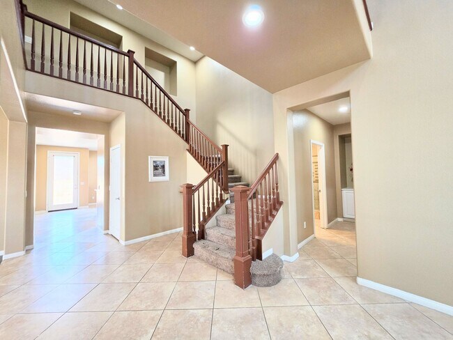 Building Photo - 30040 Cheveley Park St