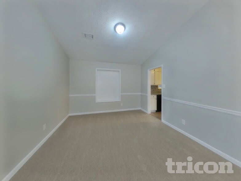 Building Photo - 718 Post Rd Ln