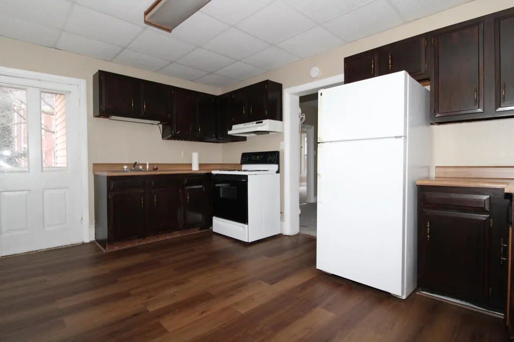 Kitchen - 524 Virginia Ave