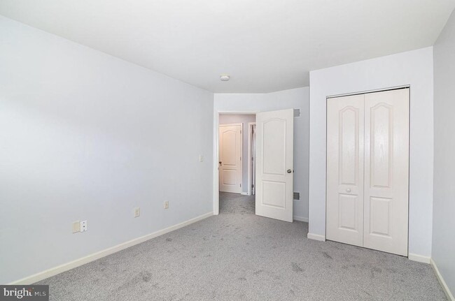 Building Photo - 6315 Creekbend Dr