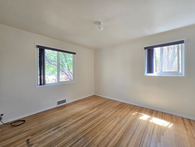Building Photo - 1226 Vitalia St