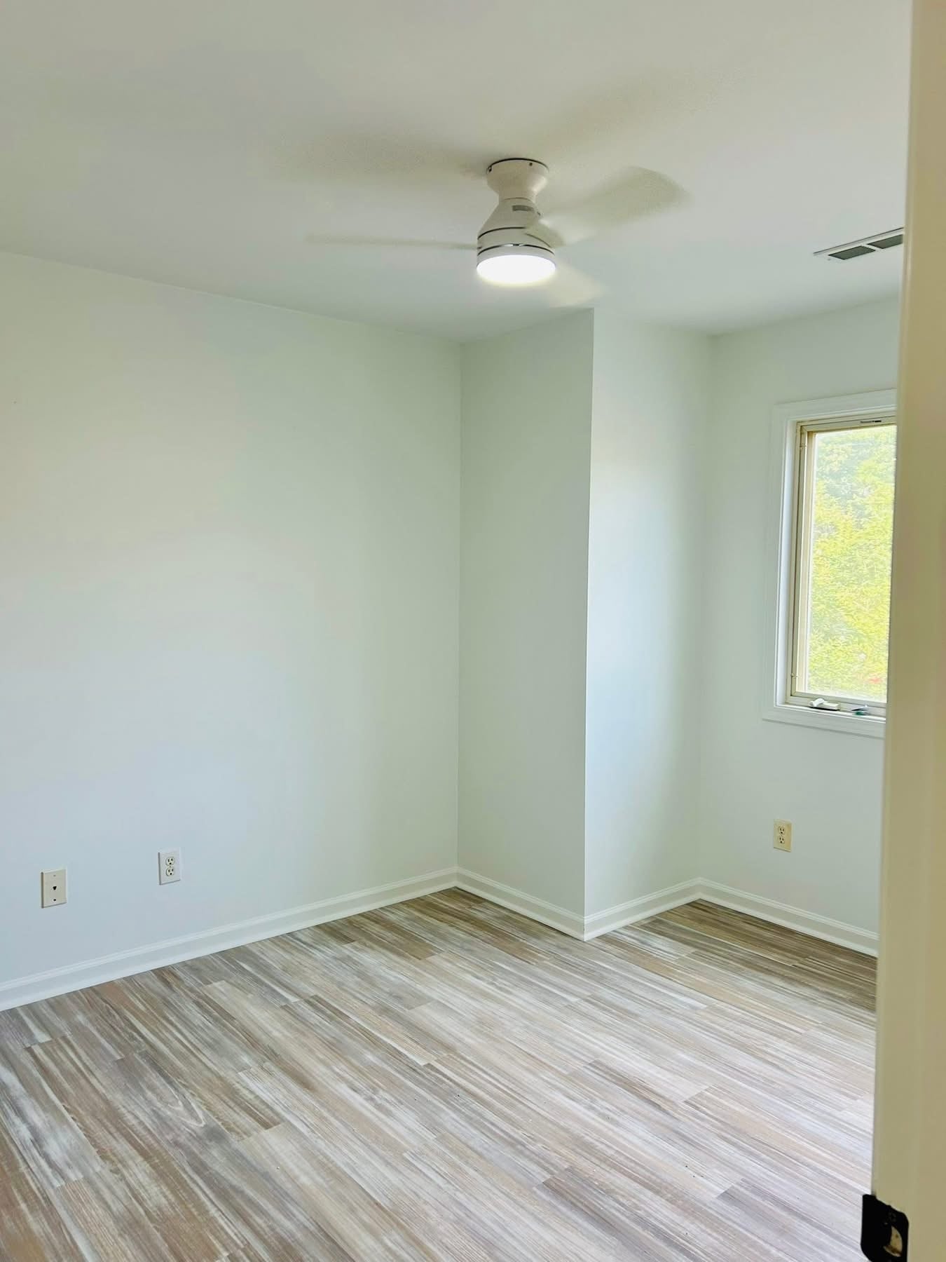 Building Photo - 3235 White Oak Ct