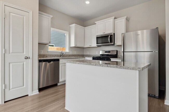 Building Photo - 364 Kingston Wy