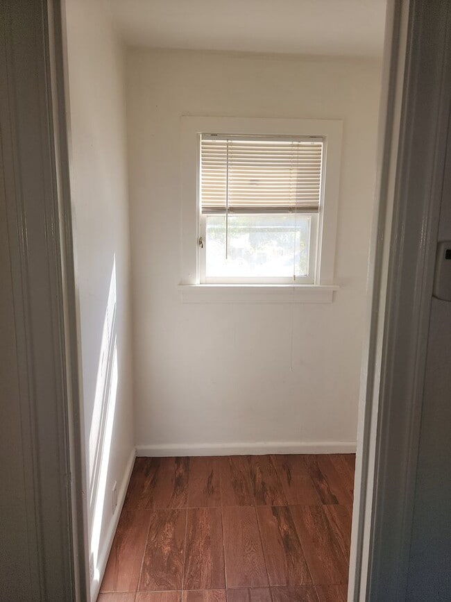 Building Photo - 508 Lottie Ave
