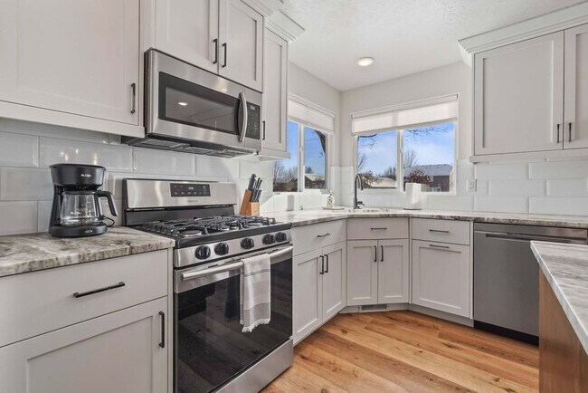 Building Photo - 2549 W Tango Creek Dr