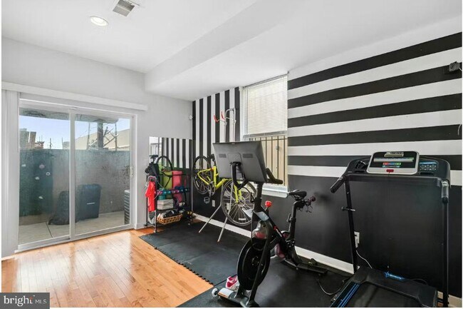 Building Photo - 1120 S 26th St