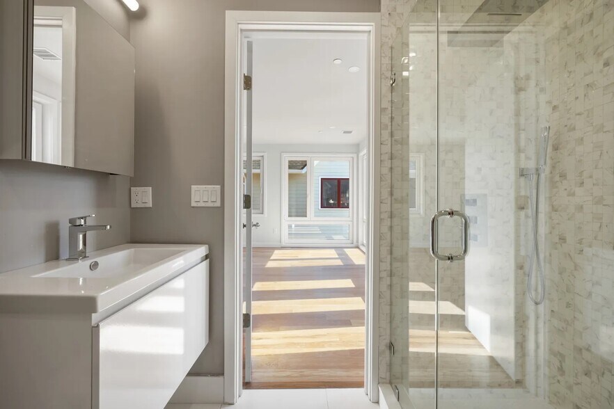 Building Photo - 147 Grampian Way