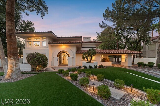 Building Photo - 2233 Versailles Ct