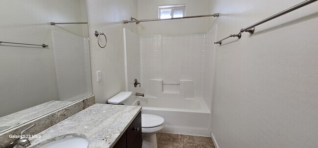 Building Photo - 2536 W Pikes Peak Dr