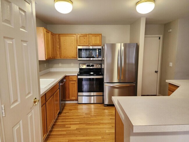 Building Photo - **$200 Move In Special**Beautiful 4 bed 2.5 Bath Home in South Hill Puyallup