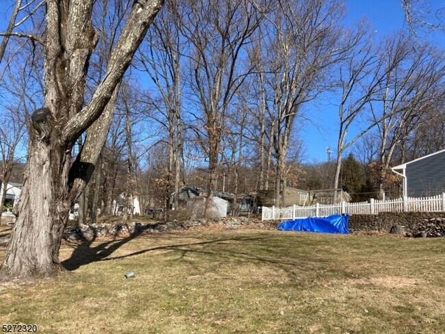 Building Photo - 748 Green St