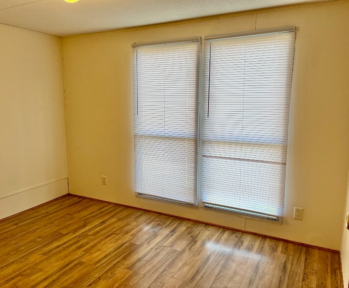 Building Photo - 161 Dawn Dr