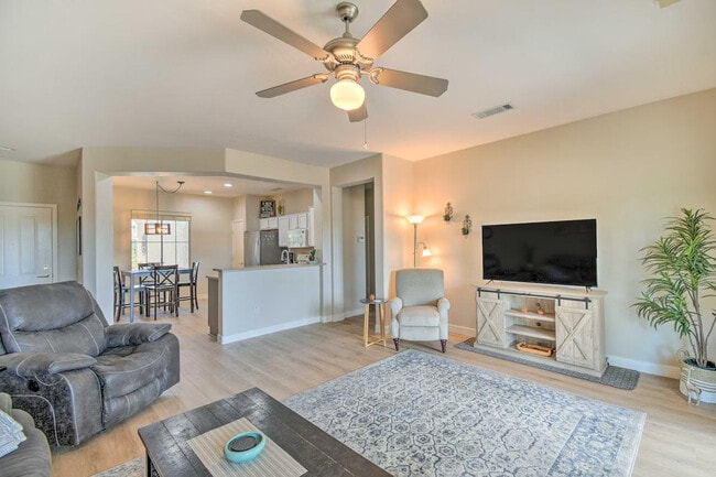 Building Photo - 15033 W Home Run Dr