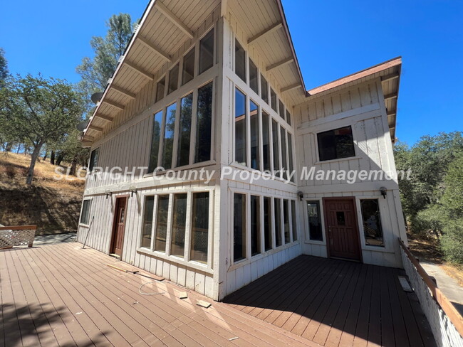 Building Photo - AVAILABLE MAY - Large 4 Bedroom / 3 Bathroom Home in Santa Margarita