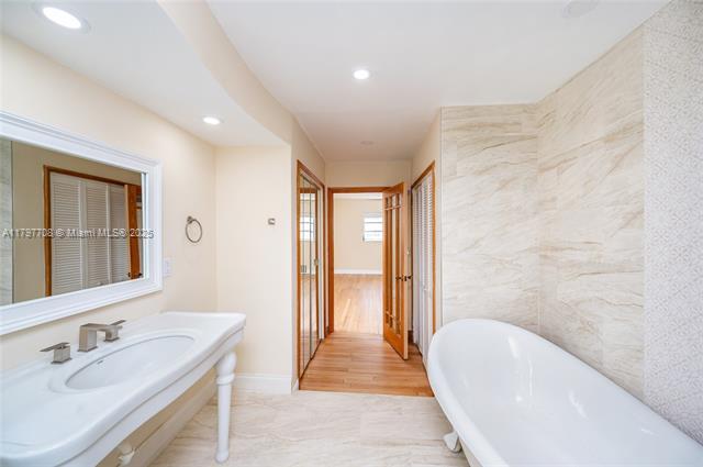 Building Photo - 301 Sunrise Dr