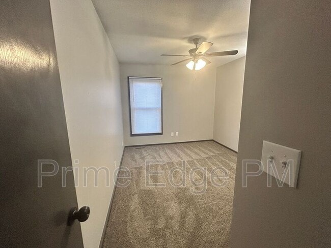 Building Photo - 1841 Ridgehaven Ct